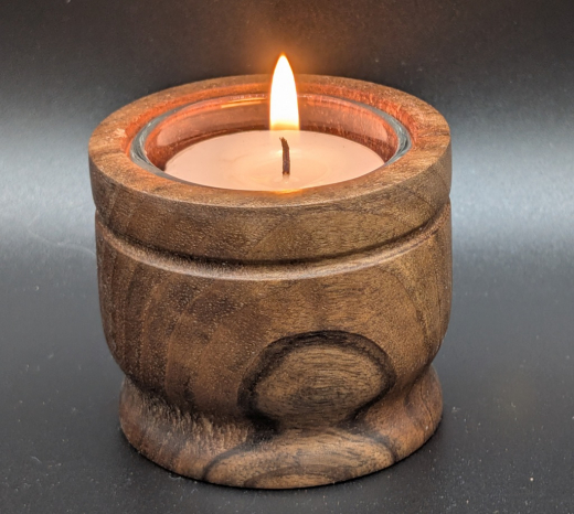 Teelichthalter aus Walnussbaum, Ø ca. 5 cm, Höhe ca. 5 cm