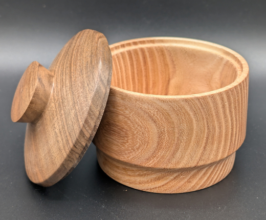 Holzdose aus Gleditschie & amerikanischem Nussbaum