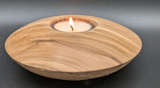 Teelicht aus Olivenholz